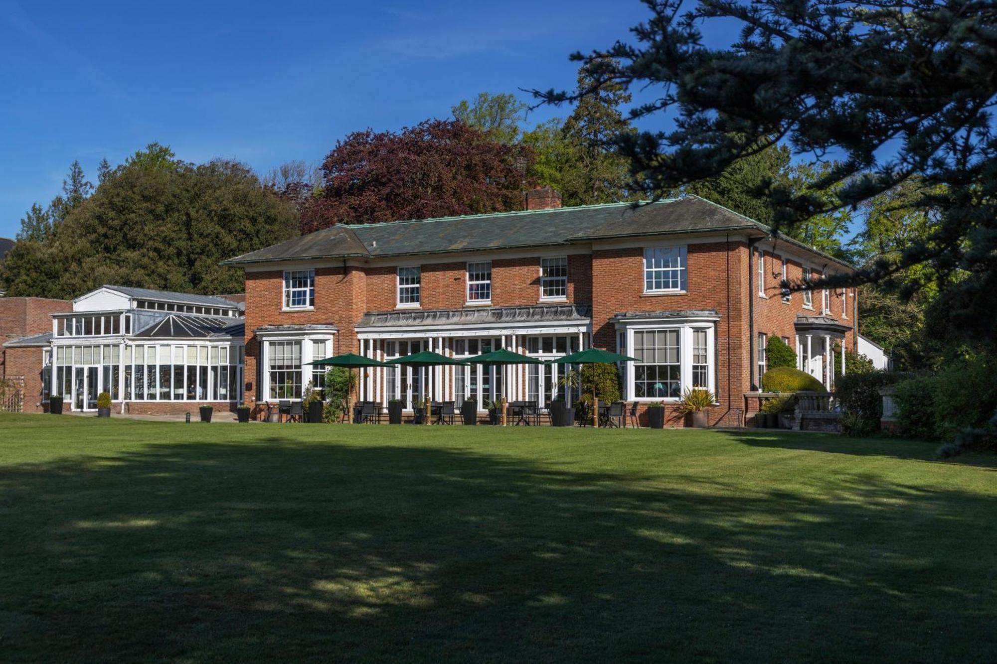Best Western Plus Kenwick Park Hotel Лаут Екстериор снимка