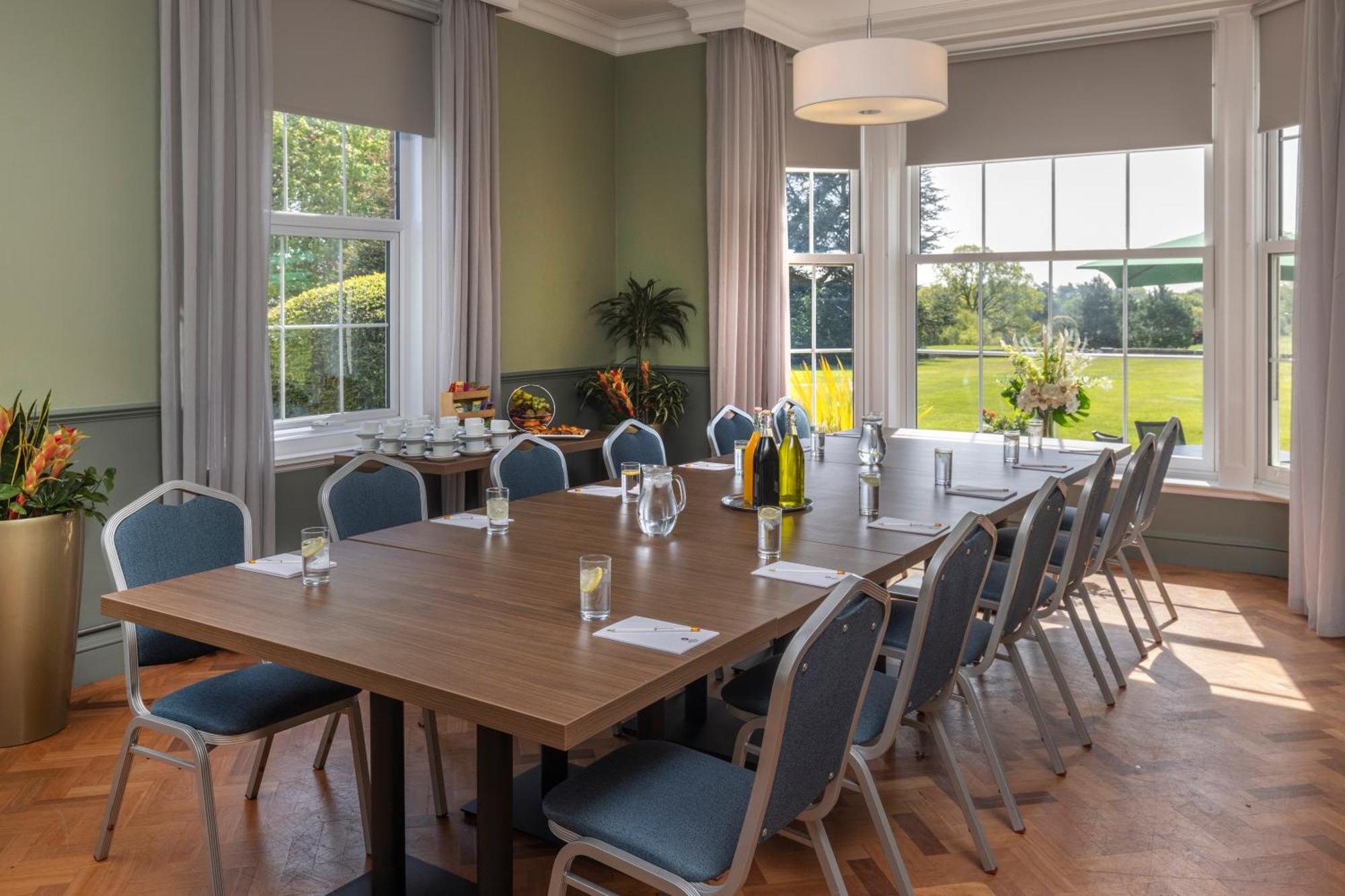 Best Western Plus Kenwick Park Hotel Лаут Екстериор снимка