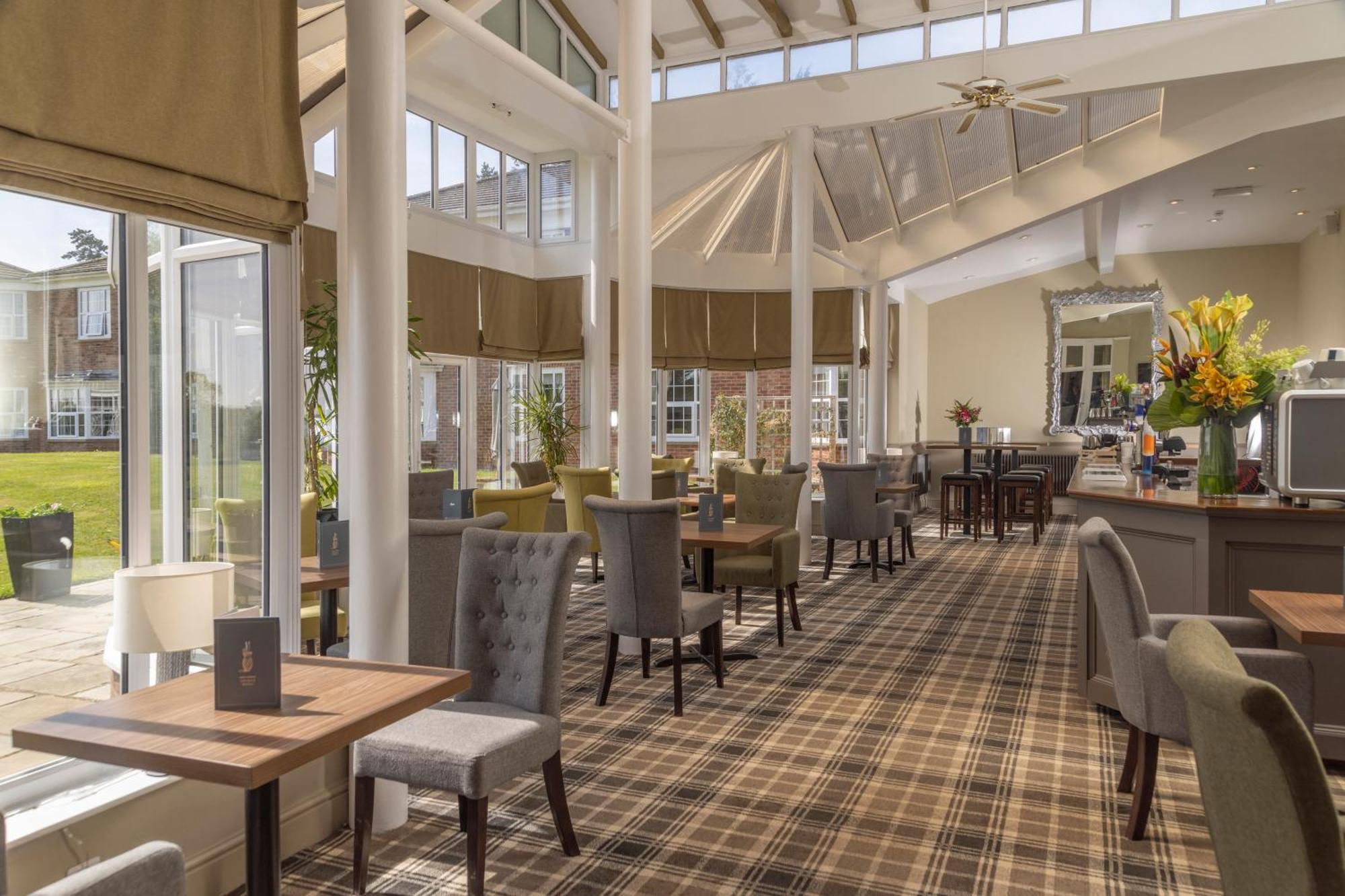 Best Western Plus Kenwick Park Hotel Лаут Екстериор снимка